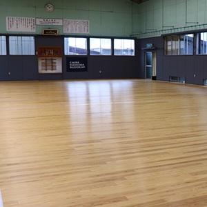 学校法人舘田学園　五所川原第一高等学校 剣道場（ワトコベアーフットオイル）
