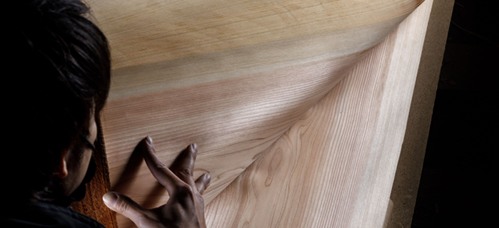 0.2mmに切削されたツキ板